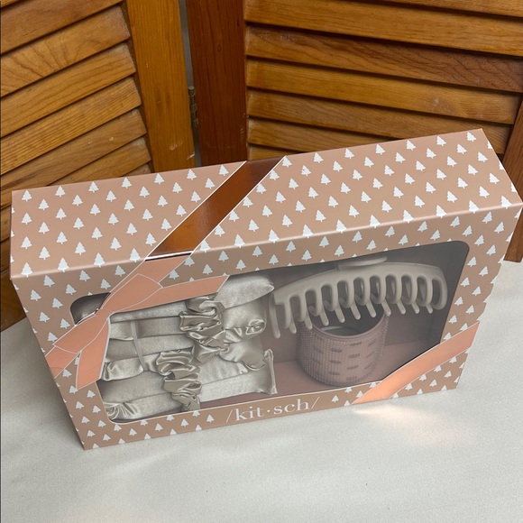 Kitsch Satin Heatless Styling Set in Champagne Blush - Picture 8 of 11